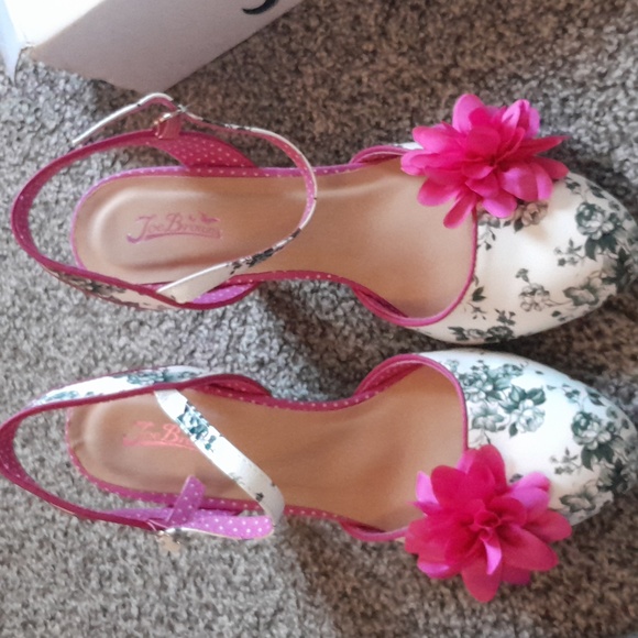 Never Worn. Joe Browns Floral Women's Shoes with Pink Accents - Picture 9 of 10